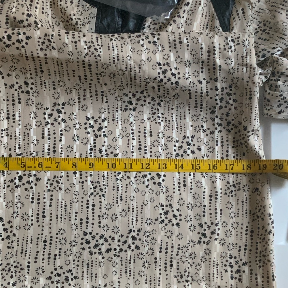 perfect travel companion โฃ๏ธ CAbi Faux Leather Accents 37โ length - Picture 5 of 11